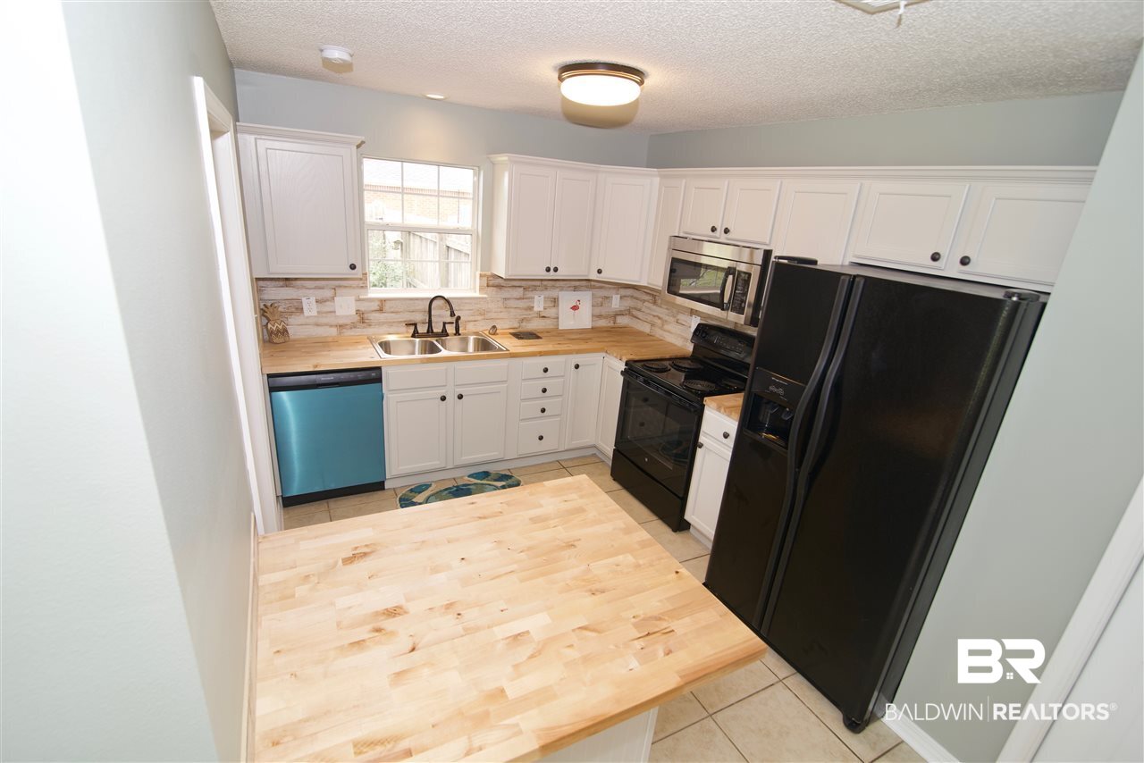 17517 Eastview Loop Foley, AL 36535 - Photo 16 of 48