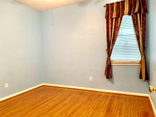 $2,200 | 1015 Tennyson Drive, Pearland, TX 77584