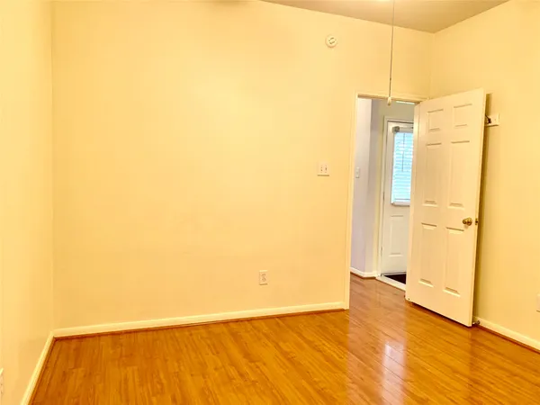 $2,200 | 1015 Tennyson Drive, Pearland, TX 77584