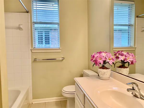 $2,200 | 1015 Tennyson Drive, Pearland, TX 77584