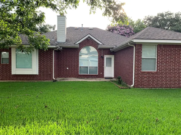 $2,200 | 1015 Tennyson Drive, Pearland, TX 77584