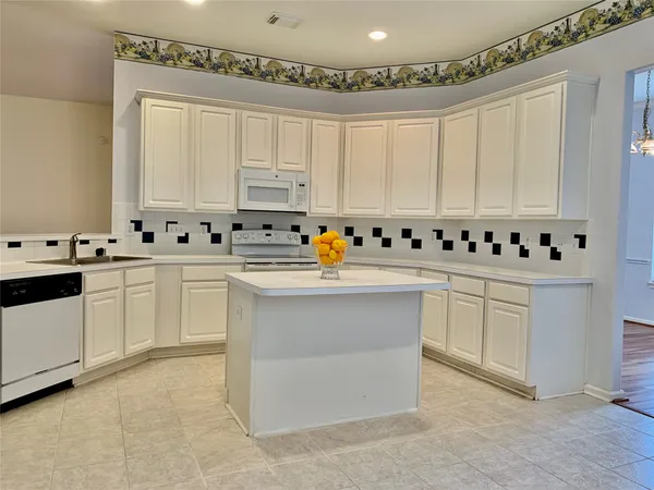 $2,150 | 1015 Tennyson Drive, Pearland, TX 77584