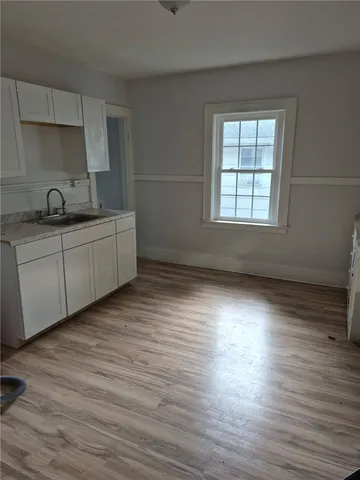 $1,400 | 18 Bauer Street, Unit 2, Rochester, NY 14606