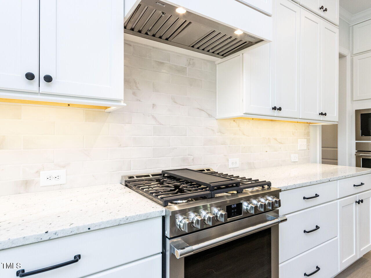 1007 Coldspring Circle Durham, NC 27705 - Photo 46 of 66 016-1280x960-kitchen