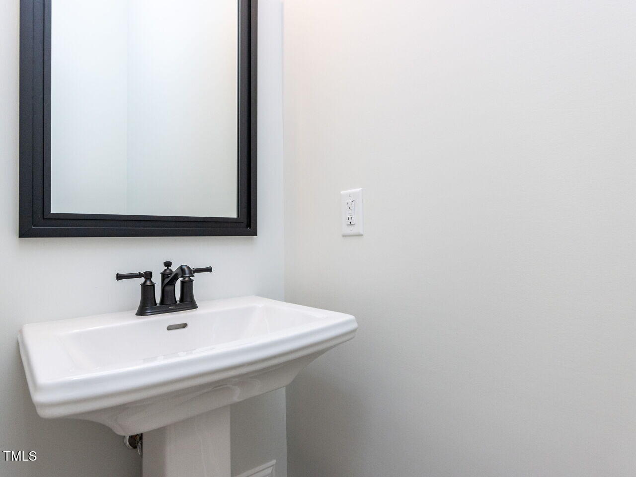 1007 Coldspring Circle Durham, NC 27705 - Photo 47 of 66 017-1280x960-half-bath