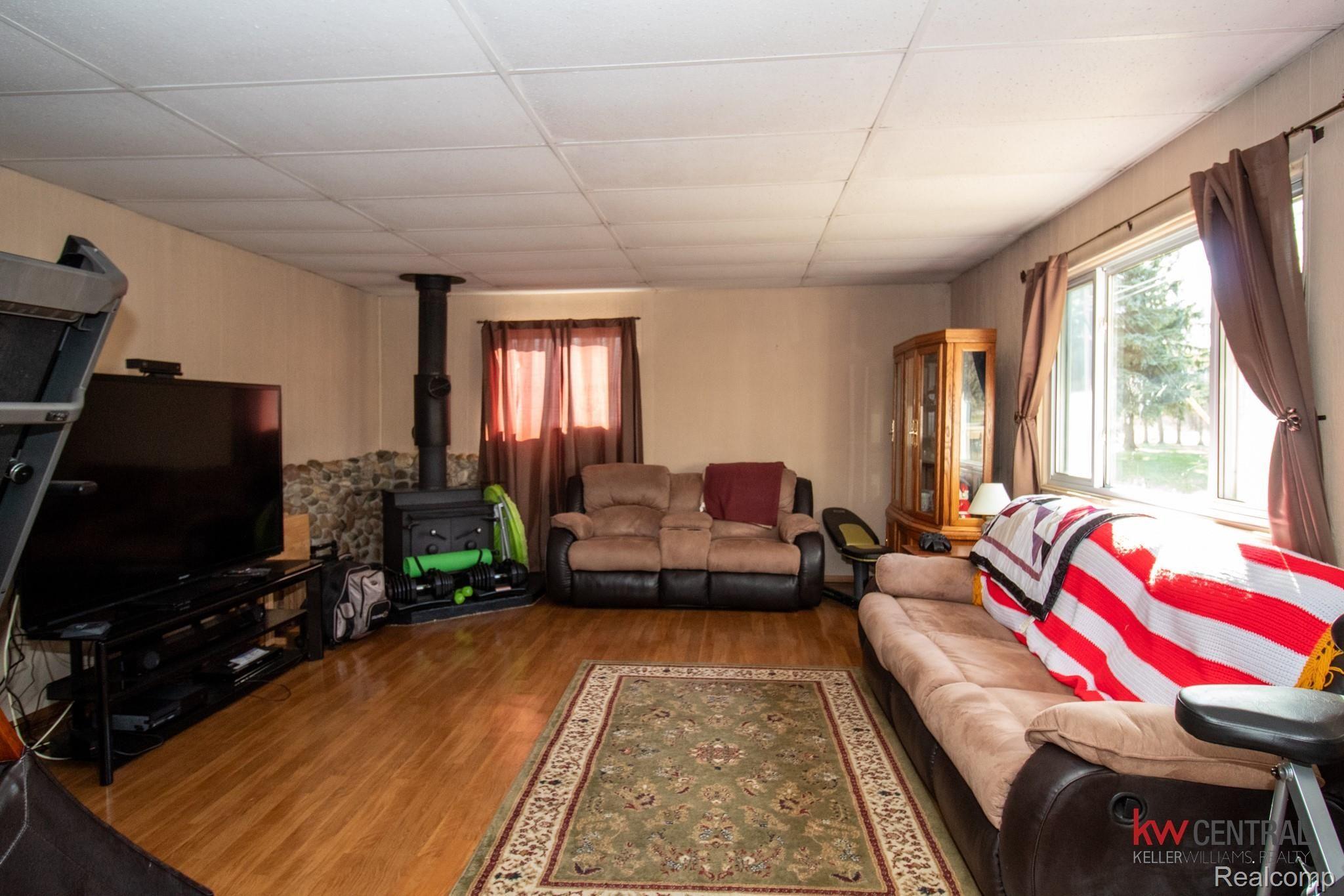 5032 Oakhill Road Clarkston, MI 48348 - Photo 10 of 27 Family Room.jpg