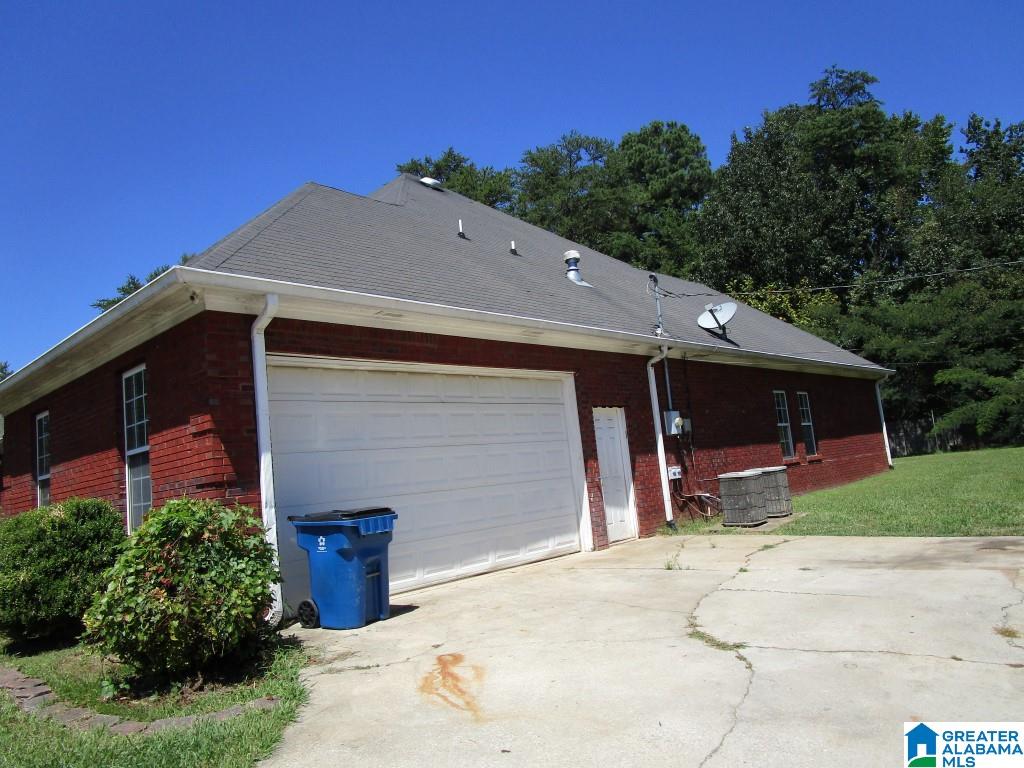 381 Clio Street Bessemer, AL 35023 - Photo 3 of 29