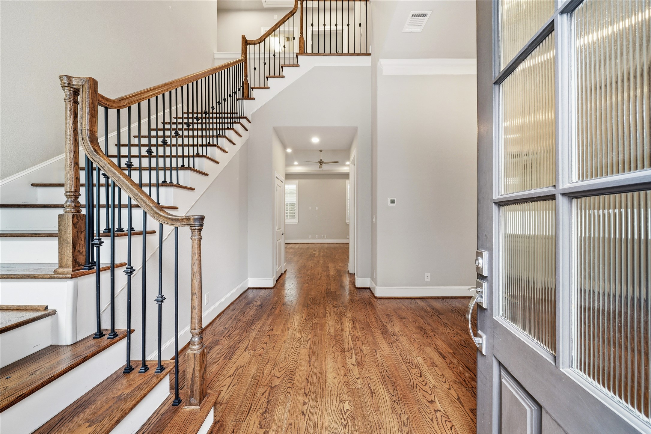 10902 Grove Tree Lane Houston, TX 77043 - Photo 13 of 36