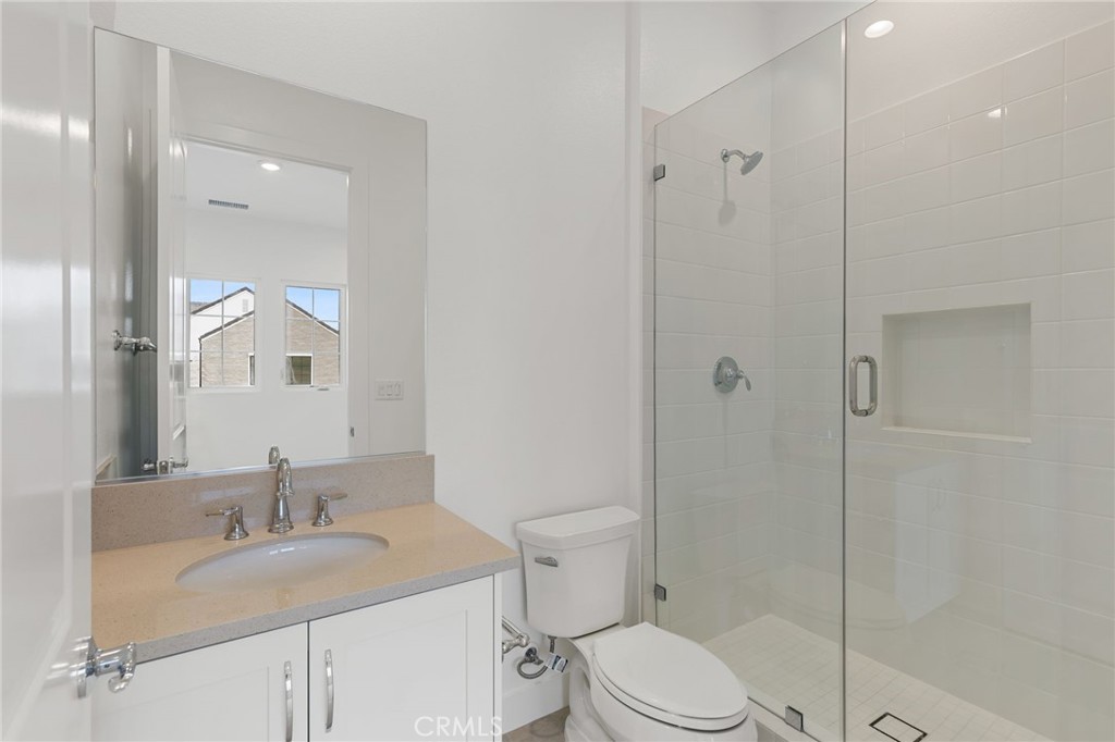 11900 Red Hawk Lane Porter Ranch, CA 91326 - Photo 17 of 26 Secondary Bathroom: Saddleback Modern Farmhouse - Ridge Collection at Bella Vista - Photo of another Saddleback - Not actual home for sale - Home is still under construction