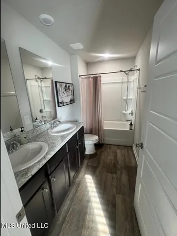 $1,900 | 2012 Magazine Street, Ocean Springs, MS 39564