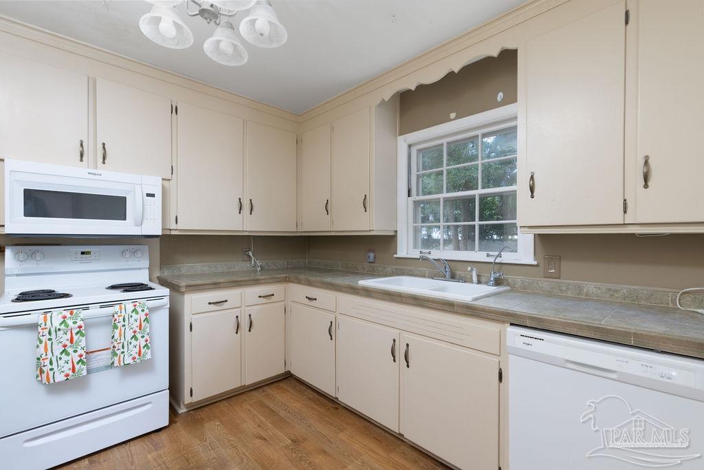231 Dean Road Pensacola, FL 32503 - Photo 17 of 37 Gallery Image 17