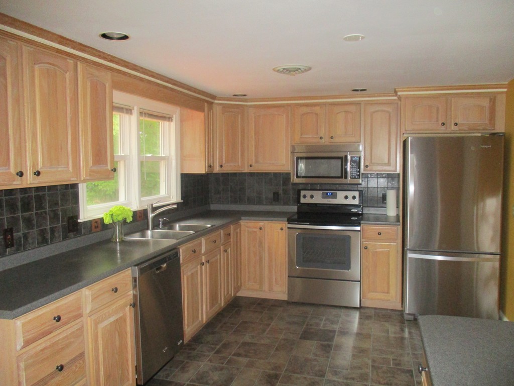 23 Leonard Road Sharon, MA 02067 - Photo 3 of 23