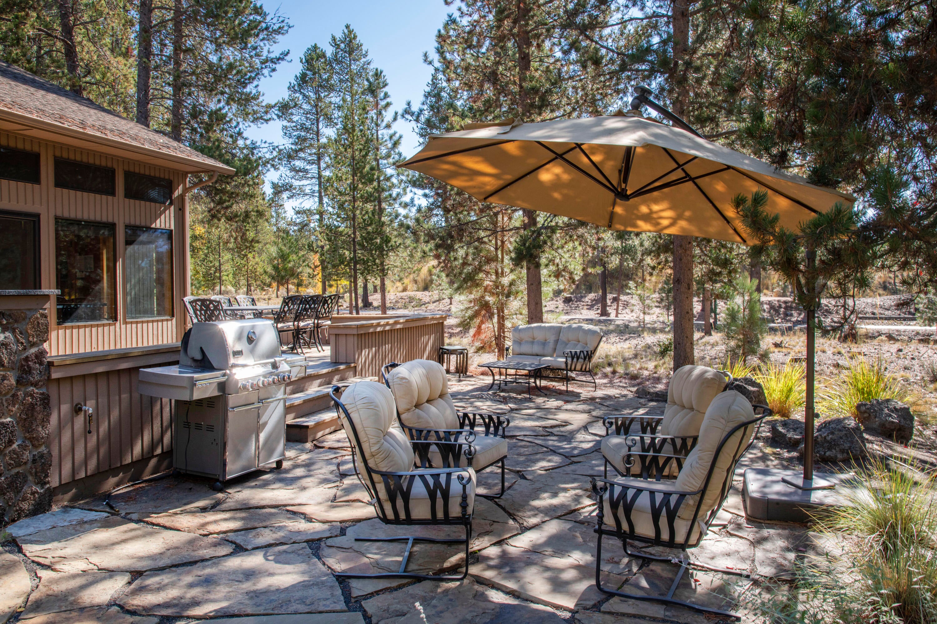 17905 Rhododendron Lane Sunriver, OR 97707 - Photo 30 of 39 48