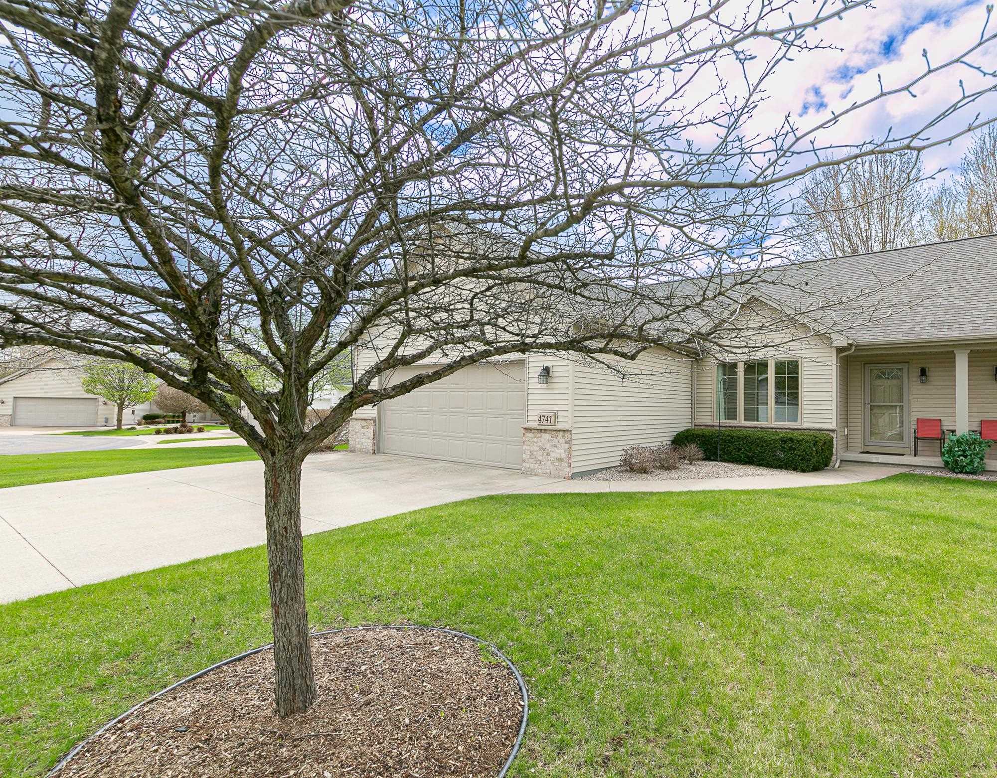 4741 Westbrook Court Appleton, WI 54913 - Photo 3 of 28