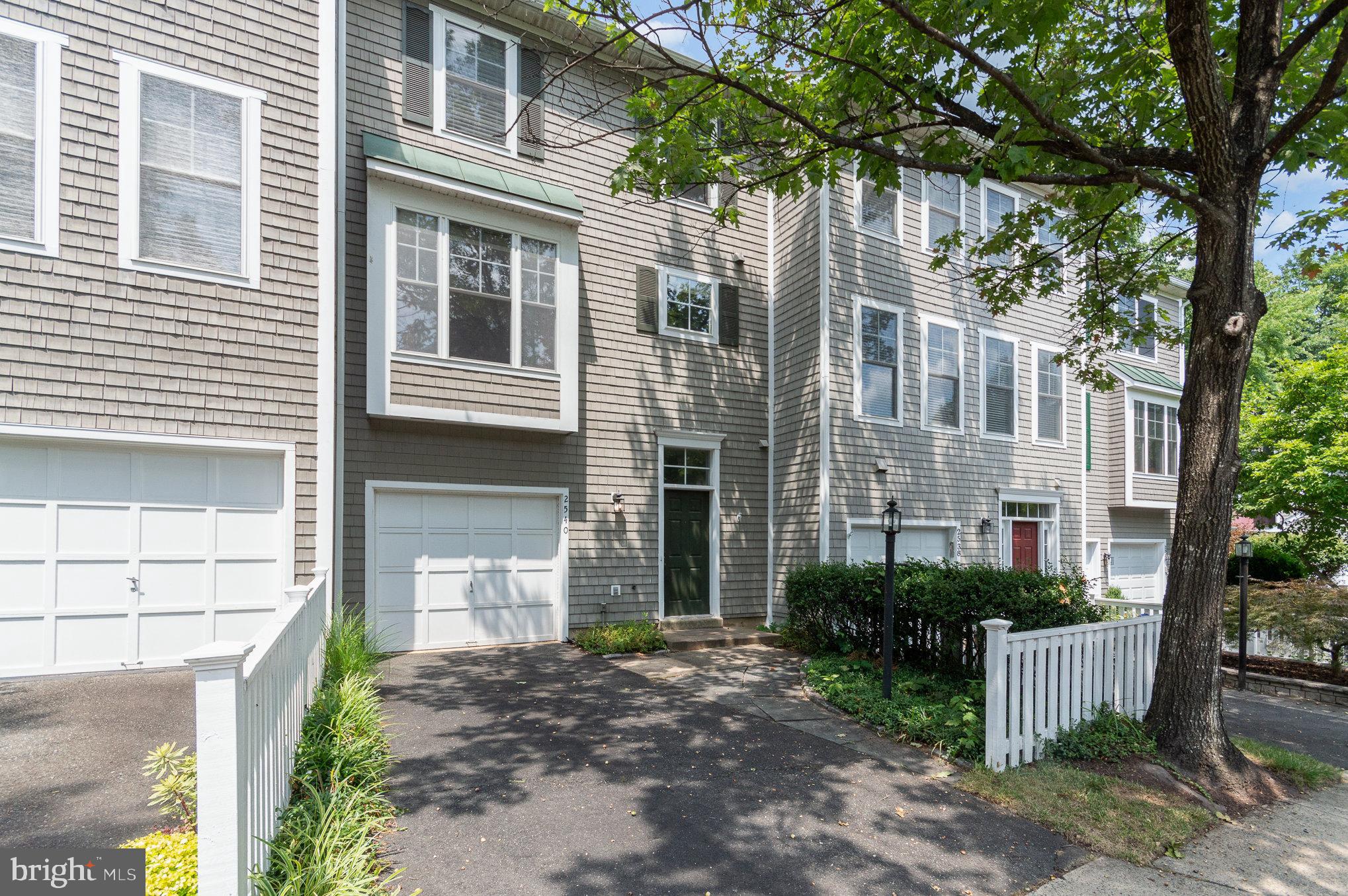2540 Brenton Point Drive Reston, VA 20191 - Photo 2 of 38