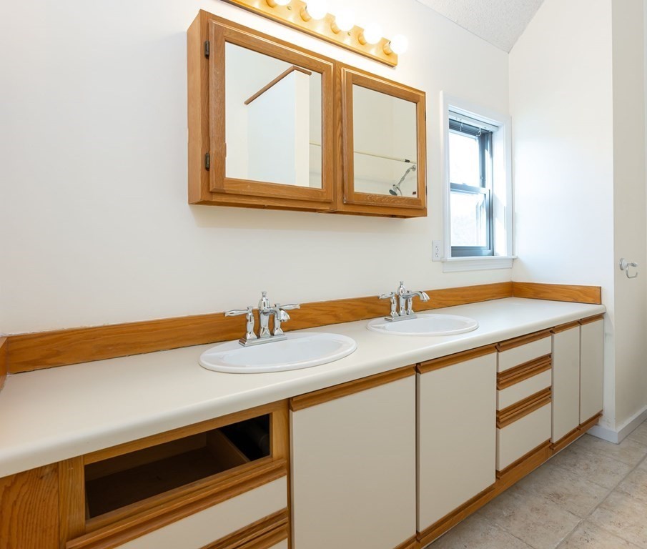 117 Pilgrim Road, Unit 117 Haverhill, MA 01832 - Photo 30 of 36 Gallery Image 30