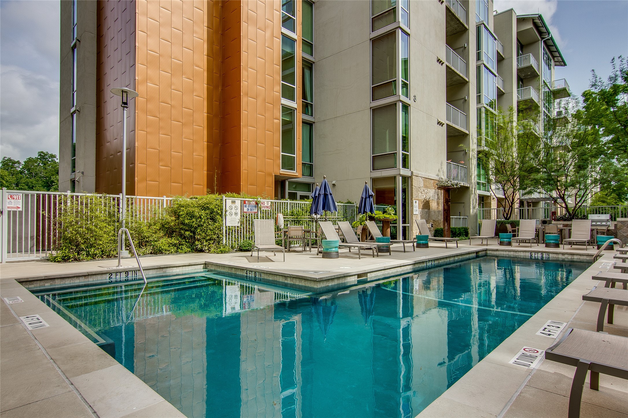1600 Barton Springs Road, Unit 2102 Austin, TX 78704 - Photo 28 of 37 Heated saltwater pool.