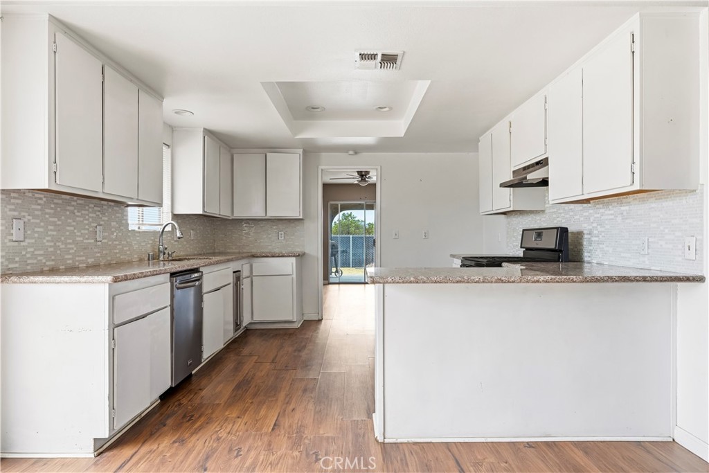 19125 Shoshonee Road Apple Valley, CA 92307 - Photo 11 of 30