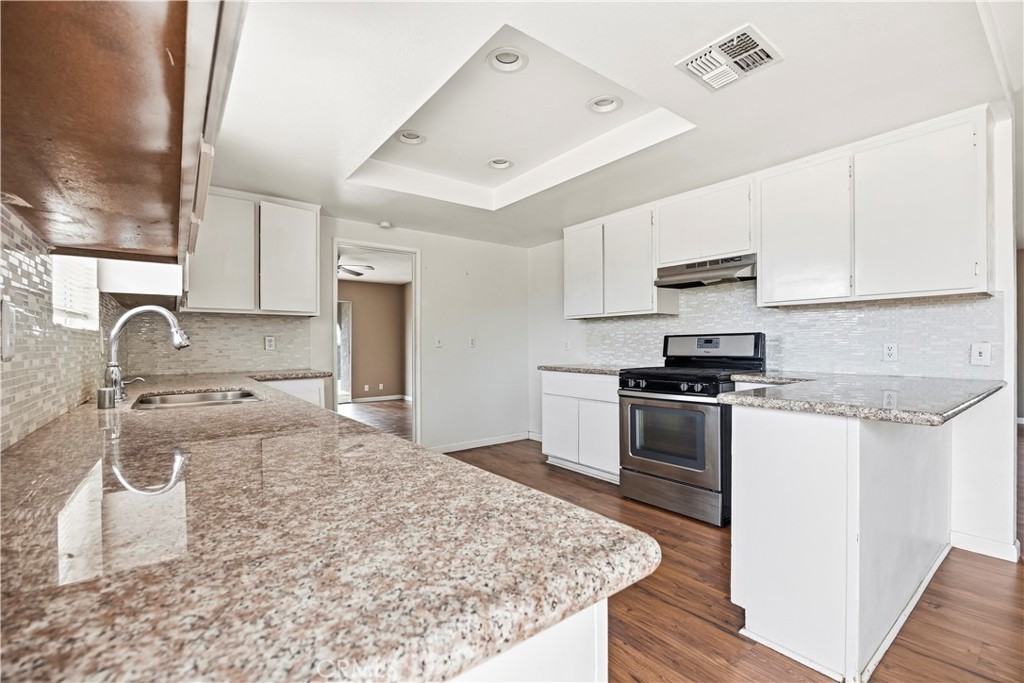 19125 Shoshonee Road Apple Valley, CA 92307 - Photo 13 of 30