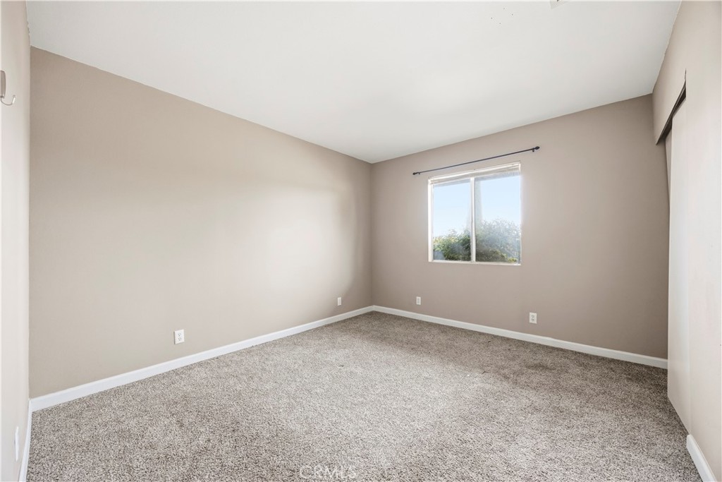 19125 Shoshonee Road Apple Valley, CA 92307 - Photo 17 of 30