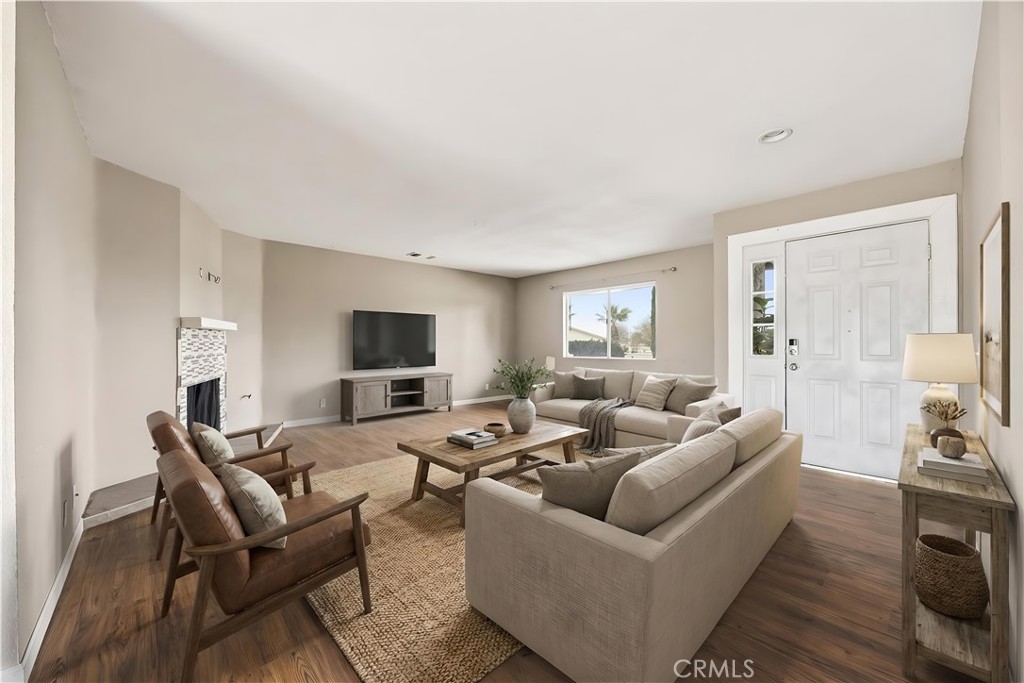 19125 Shoshonee Road Apple Valley, CA 92307 - Photo 3 of 30