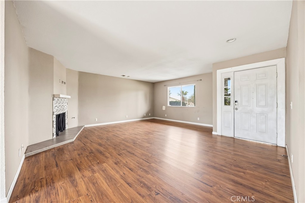 19125 Shoshonee Road Apple Valley, CA 92307 - Photo 4 of 30