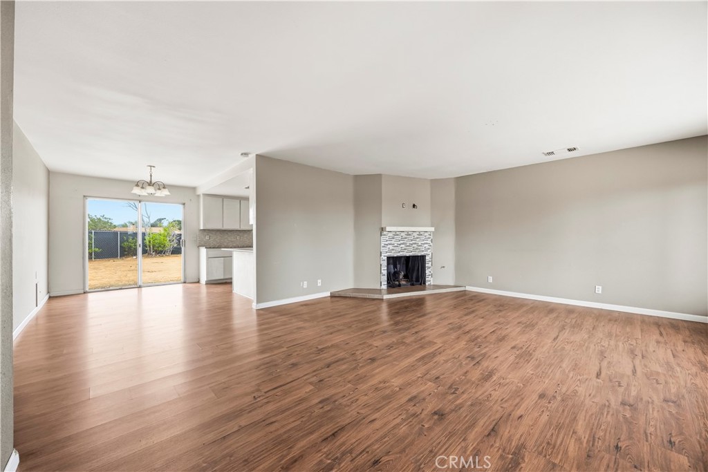 19125 Shoshonee Road Apple Valley, CA 92307 - Photo 6 of 30