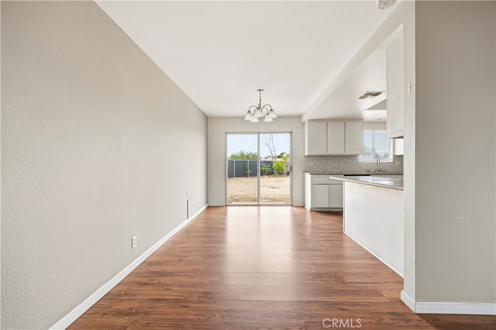 19125 Shoshonee Road Apple Valley, CA 92307 - Photo 9 of 30