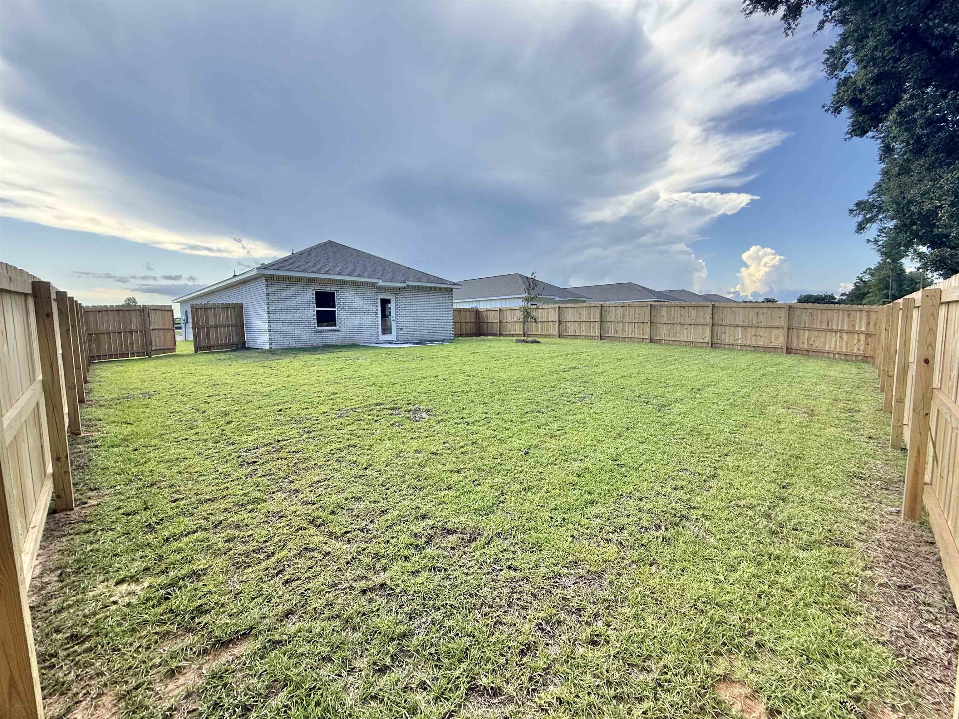 13756 Shea Circle Foley, AL 36535 - Photo 4 of 22 Yard