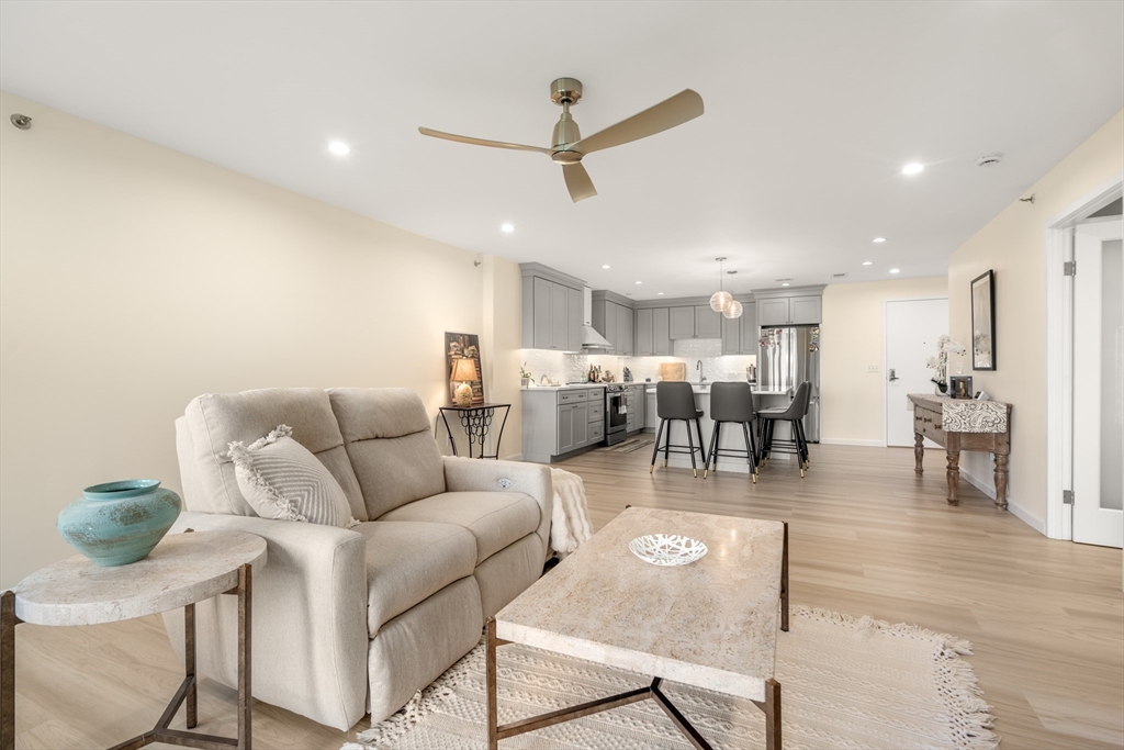 1 Seal Harbor Road, Unit 300 Winthrop, MA 02152 - Photo 6 of 39