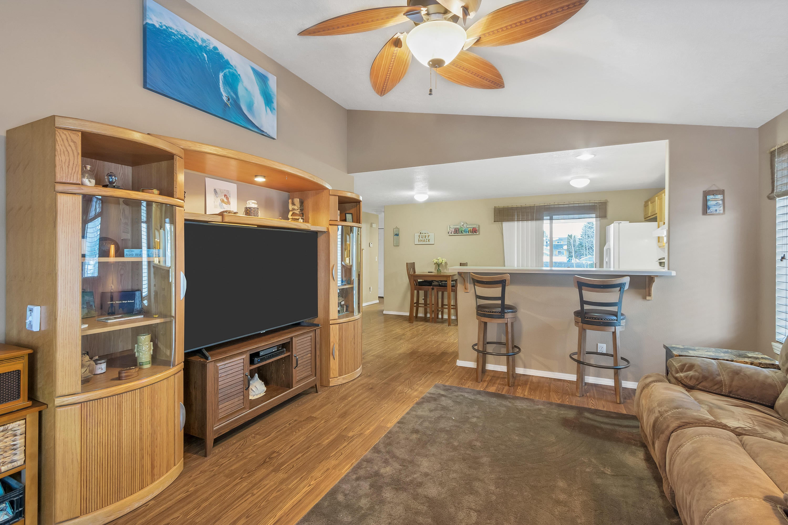 20782 Gallop Road Bend, OR 97701 - Photo 12 of 27 View looking into kitchen and dinette area.