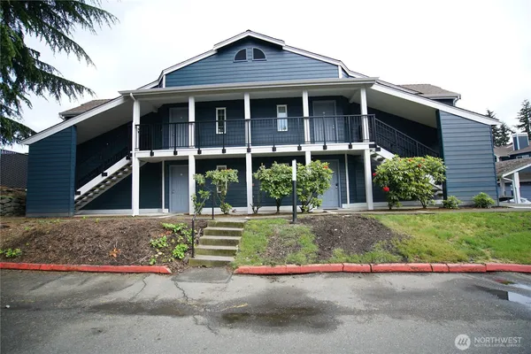 $349,000 | 215 Southwest 100th Street, Unit B102, Everett, WA 98204