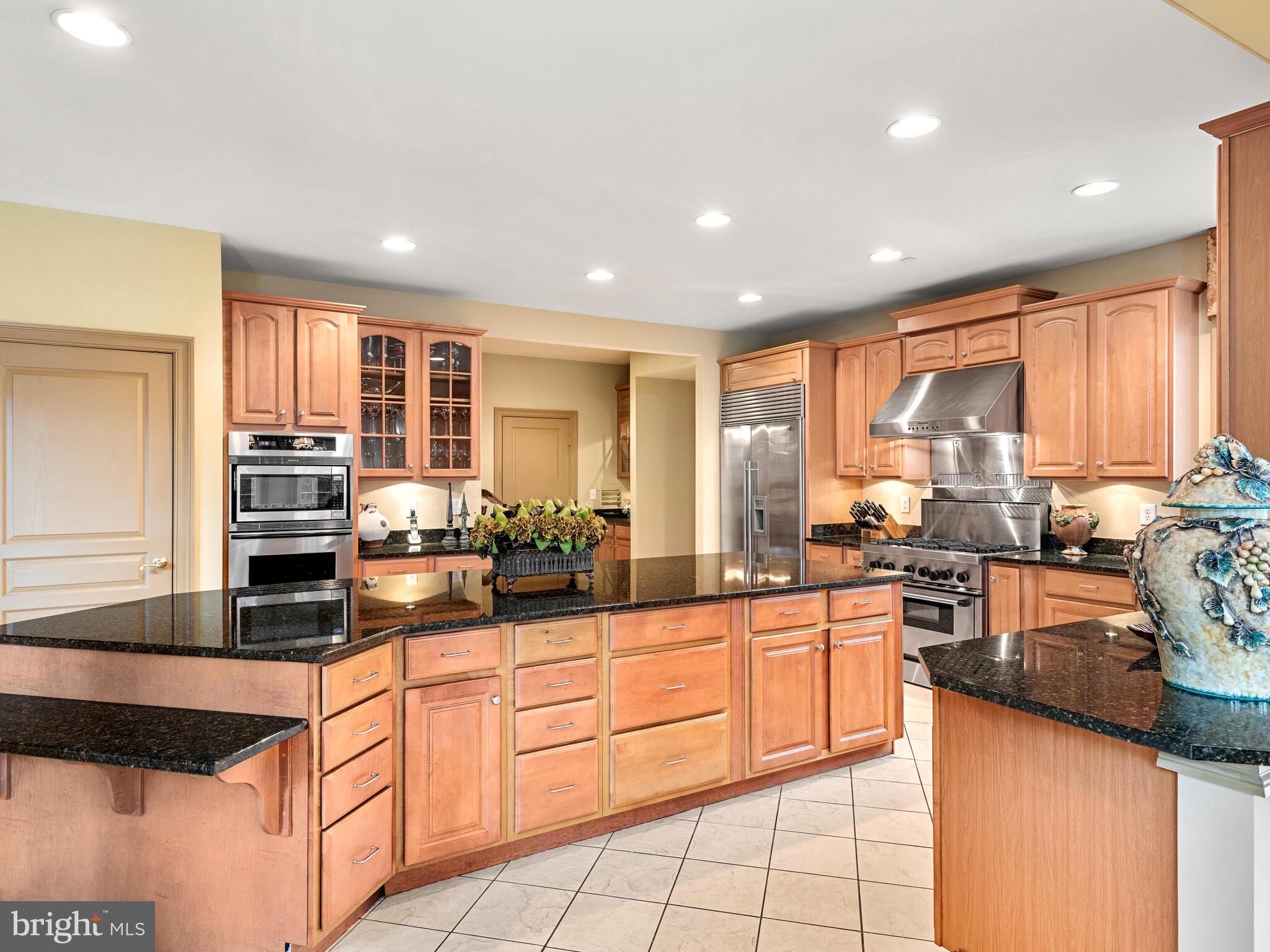 260 Valley Park Road Phoenixville, PA 19460 - Photo 27 of 63 Large granite center island