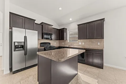 $275,000 | 3014 Cambridge Falls Drive, Fresno, TX 77545