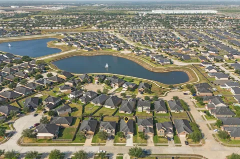 $275,000 | 3014 Cambridge Falls Drive, Fresno, TX 77545