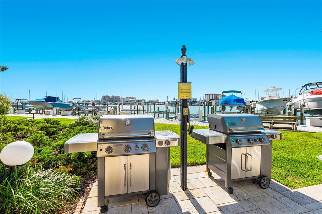 690 Island Way, Unit 1109 Clearwater Beach, FL 33767 - Photo 34 of 37 a view of a kitchen with sitting area and roof