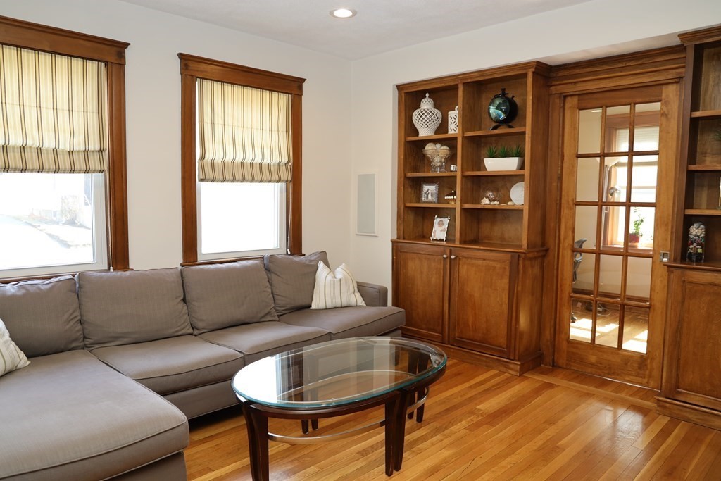 26 Barbara Road Waltham, MA 02453 - Photo 11 of 40 Gallery Image 11