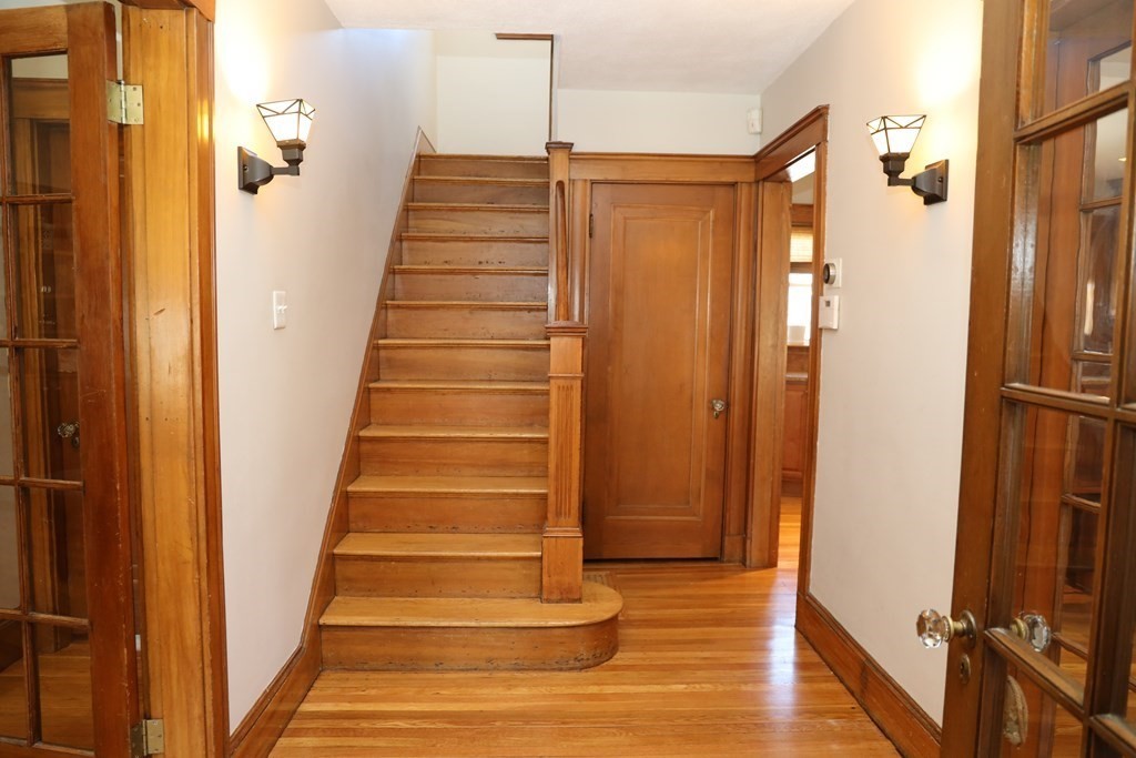 26 Barbara Road Waltham, MA 02453 - Photo 14 of 40 Gallery Image 14