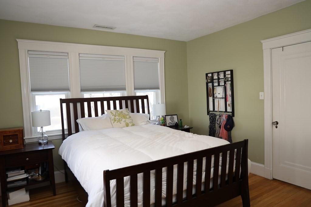 26 Barbara Road Waltham, MA 02453 - Photo 16 of 40 Gallery Image 16