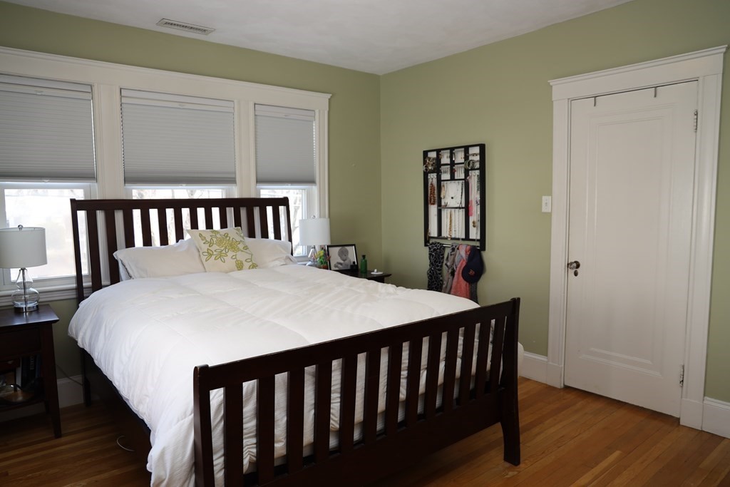 26 Barbara Road Waltham, MA 02453 - Photo 17 of 40 Gallery Image 17