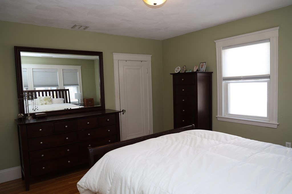 26 Barbara Road Waltham, MA 02453 - Photo 18 of 40 Gallery Image 18