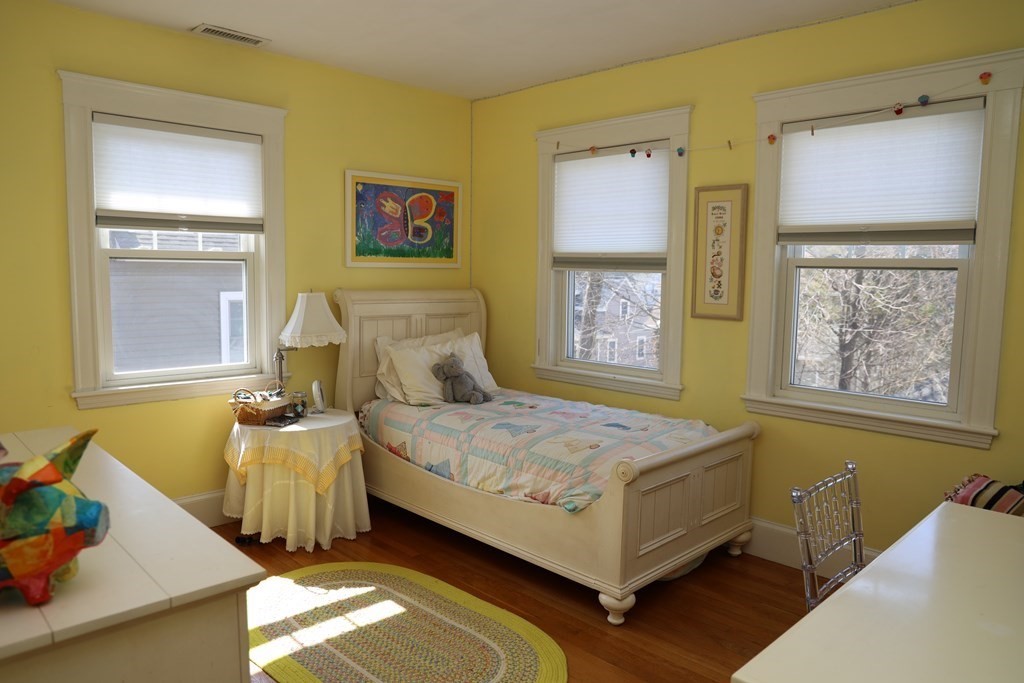 26 Barbara Road Waltham, MA 02453 - Photo 20 of 40 Gallery Image 20