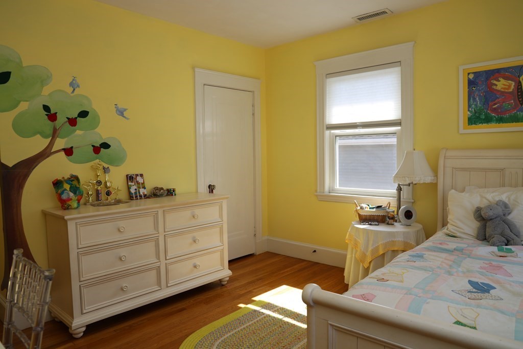 26 Barbara Road Waltham, MA 02453 - Photo 22 of 40 Gallery Image 22