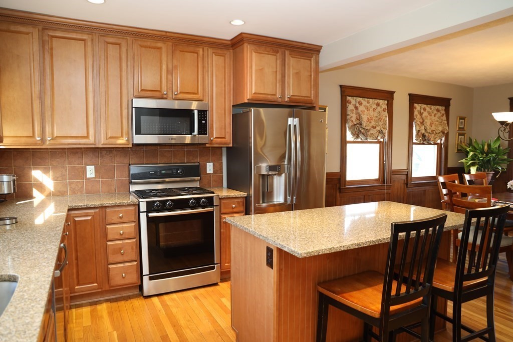 26 Barbara Road Waltham, MA 02453 - Photo 6 of 40 Gallery Image 6
