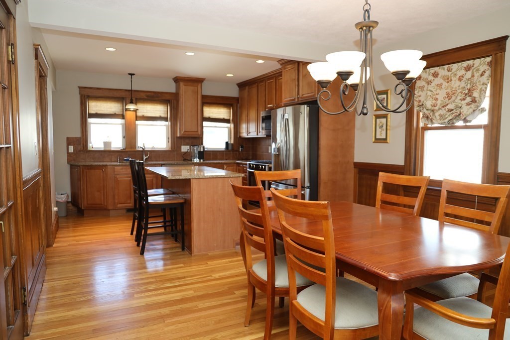 26 Barbara Road Waltham, MA 02453 - Photo 8 of 40 Gallery Image 8