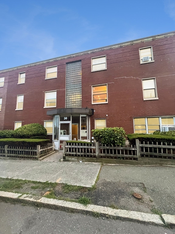 30 Ocean Street, Unit 4 Lynn, MA 01902 - Photo 2 of 23
