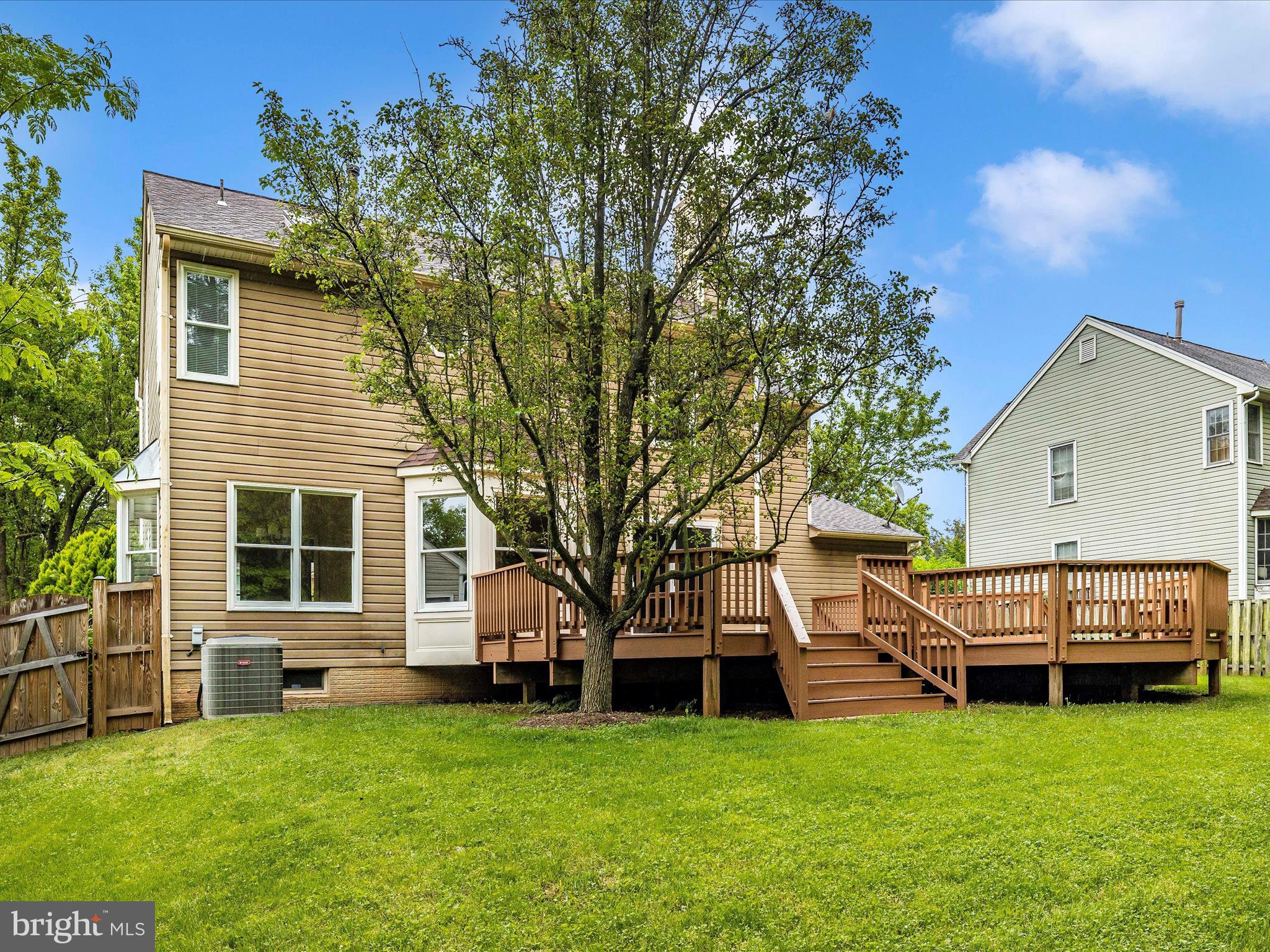 18908 Falling Star Road Germantown, MD 20874 - Photo 55 of 70 Exterior Back