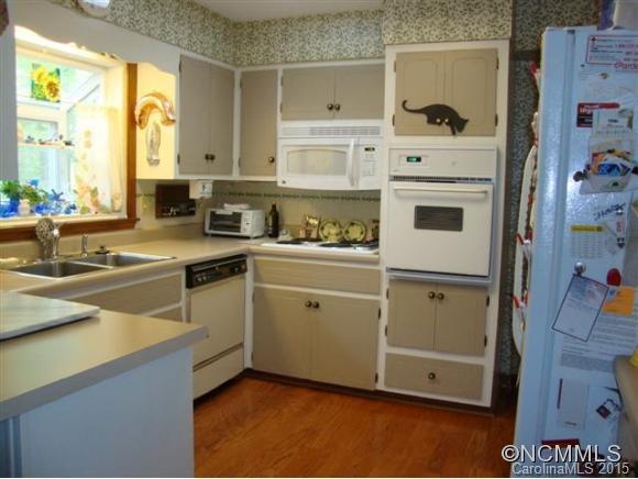 228 Balsam Road Hendersonville, NC 28792 - Photo 11 of 24 Gallery Image 11