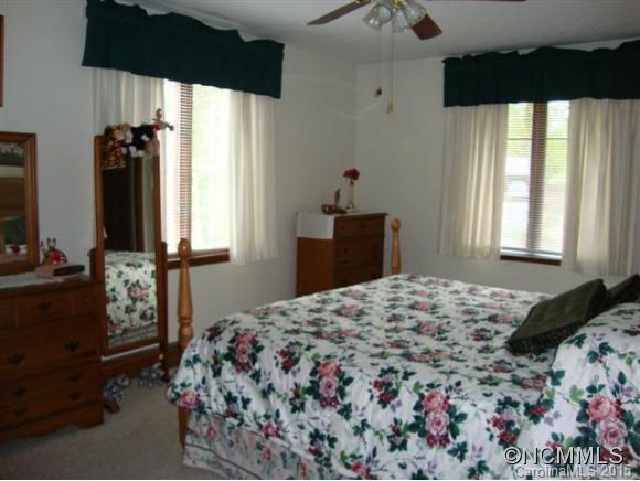 228 Balsam Road Hendersonville, NC 28792 - Photo 13 of 24 Gallery Image 13