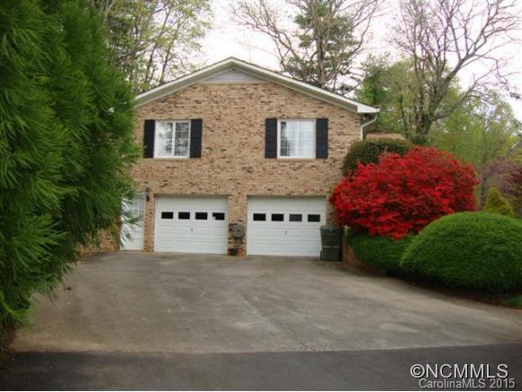 228 Balsam Road Hendersonville, NC 28792 - Photo 3 of 24 Gallery Image 3